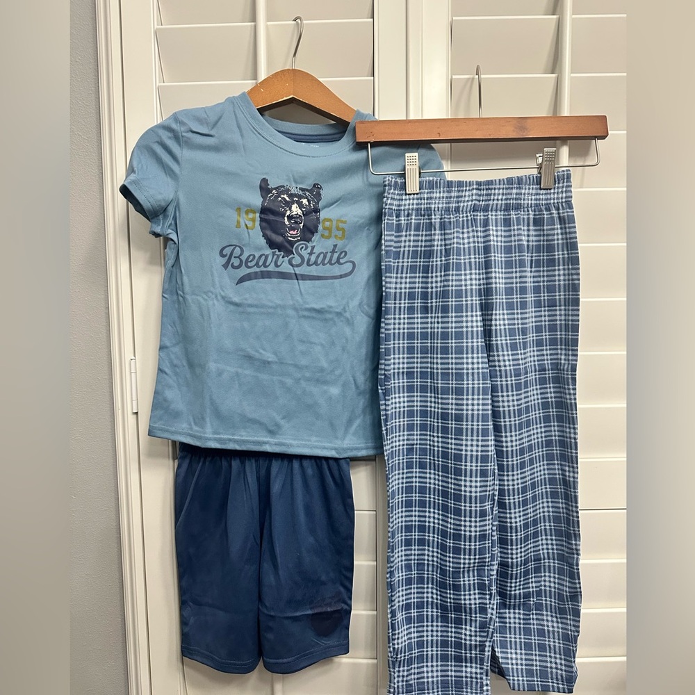 Cat & Jack Boys Pajama Set XS (4/5) – Bear Graphic Tee & Plaid Pants – NWT